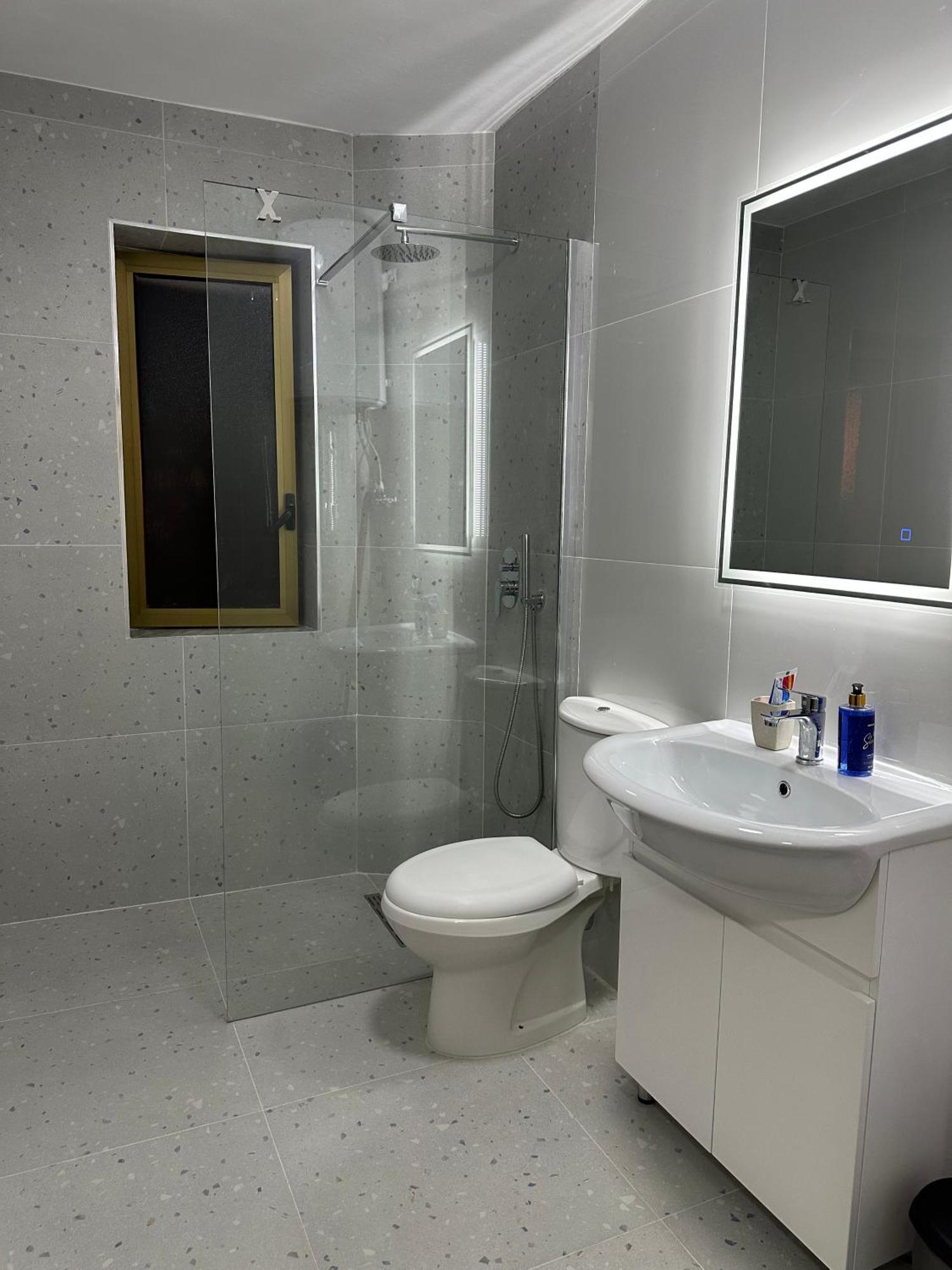 White Apartment, In The Center Of Tirana Exterior foto